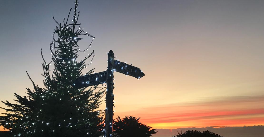 Woolacombe at Christmas Village Christmas Tree 2022