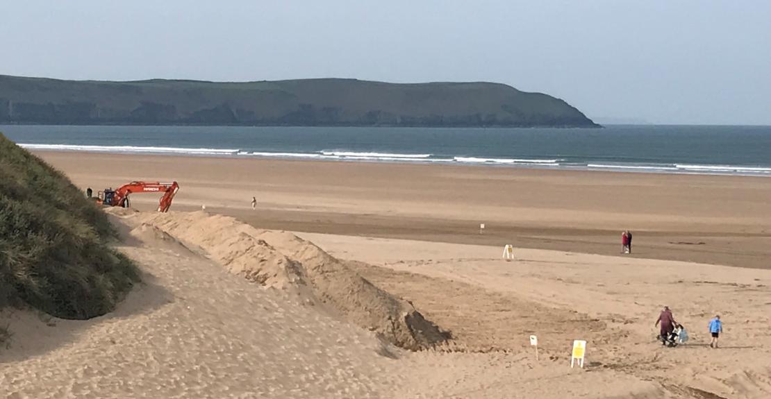 Diggers on Woolacombe Beach Beach Huts