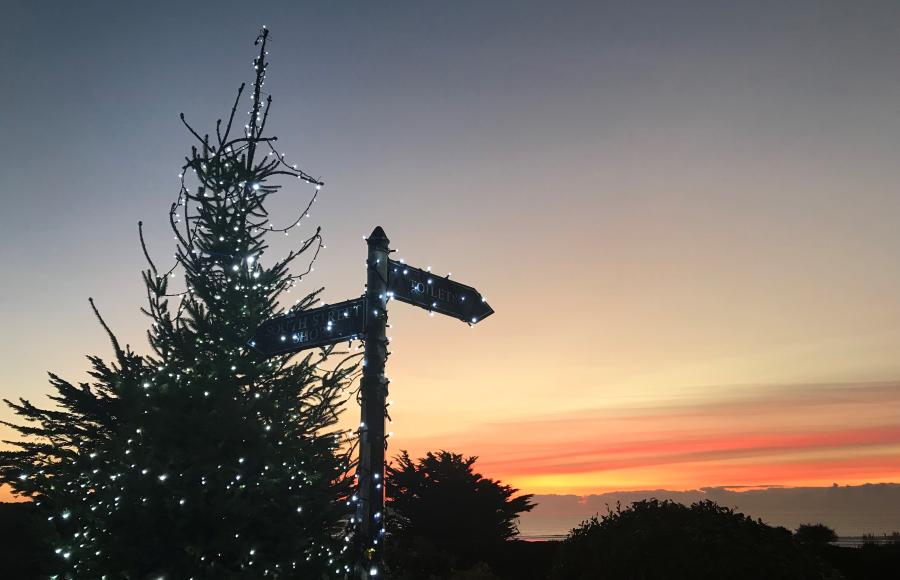 Woolacombe at Christmas Village Christmas Tree 2022